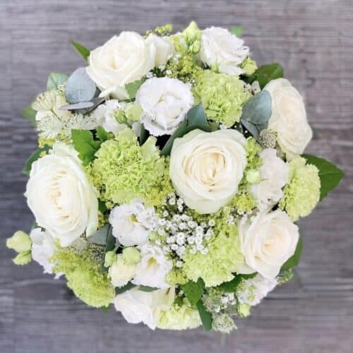 Bouquet blanc et vert Harmonie avec roses blanches et œillets verts