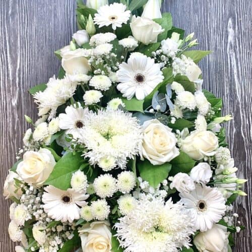 Élégance Pure – gerbe blanche de fleurs de saison